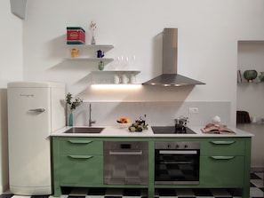 Frigorifero, forno, lavastoviglie, macchina per tè/caffè