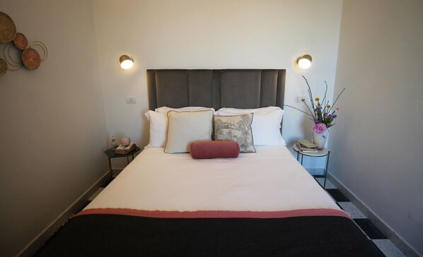 1 bedroom, free WiFi, bed sheets