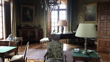 Exclusive Apartment, Ensuite, Park View (Château) | Lounge