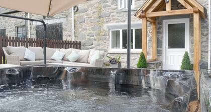 4 bedroom accommodation in Llangwm, near Corwen