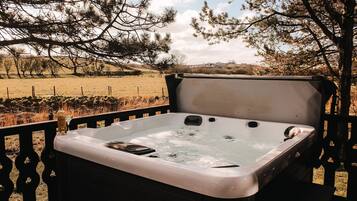 家庭木屋, 私人浴室, 河景 | 室外游泳池 | 2 室内游泳池,恒温泳池