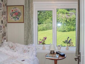 2 bedrooms, bed sheets