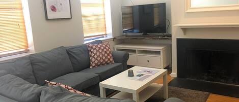 Smart TV, fireplace