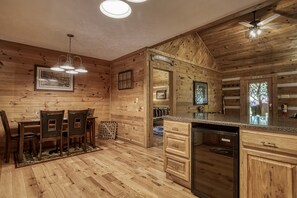 Interior - Cozy Two Bedroom Mountain Getaway - Log Cabin, One Story, Pet Friendly (Sevierville)