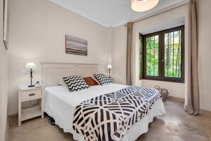 2 Schlafzimmer, Bügeleisen/Bügelbrett, kostenloses WLAN