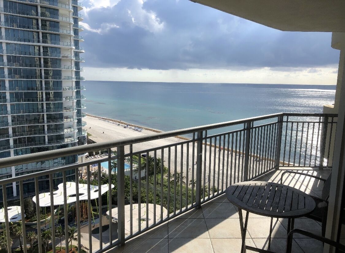 Ocean Front in Aventura direct to the Ocean, Sleeps 4 Adults,