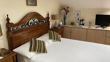 1 bedroom, in-room safe, desk, iron/ironing board