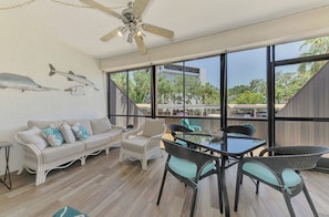 Televisión de pantalla plana y tenis de mesa