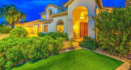 Magnifique maison d'hĂŽtes dans les lacs Val Vista exclusifs avec 2 chambres Ă coucher principales!