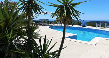 Holiday resorts pour 10 personnes, avec piscine