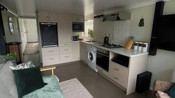 Smart TV, DVD player, books, stereo