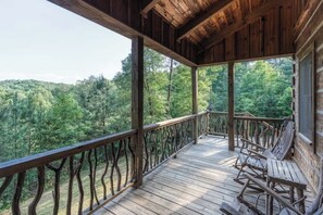 Property grounds - Woolly Bugger | 2BR Cabin in Blue Ridge, GA (Blue Ridge)