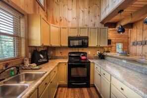 Fridge, microwave, oven, stovetop - Woolly Bugger | 2BR Cabin in Blue Ridge, GA (Blue Ridge)