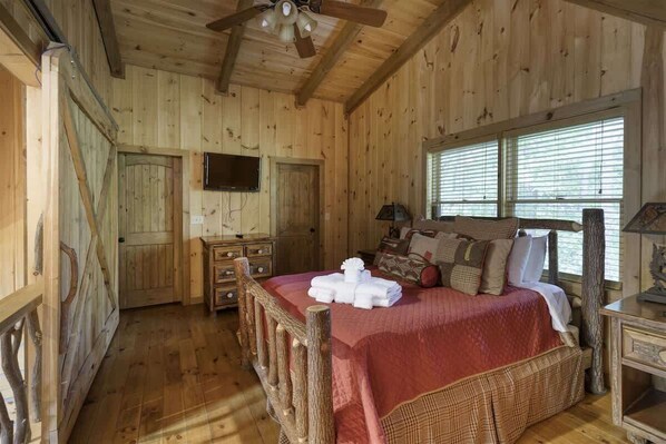 2 bedrooms, iron/ironing board, free WiFi, bed sheets - Woolly Bugger | 2BR Cabin in Blue Ridge, GA (Blue Ridge)
