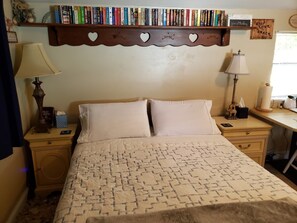 Iron/ironing board, free WiFi, bed sheets