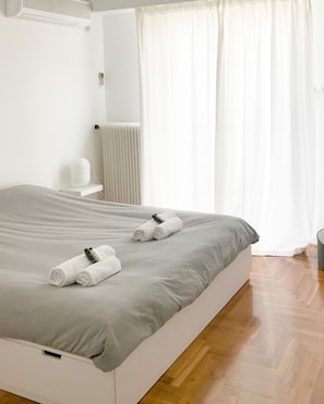 2 chambres, fer et planche à repasser, Wi-Fi, draps fournis