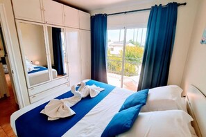 2 slaapkamers, een strijkplank/strijkijzer, wifi, beddengoed