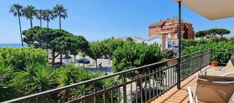 Leilighet 4/5 personer, 100m strand og tog, 22 kms Barcelona