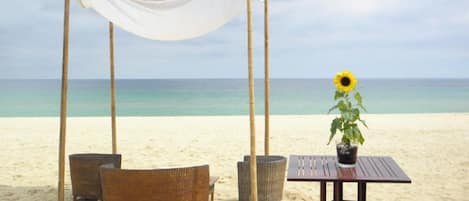 Beach nearby, beach towels