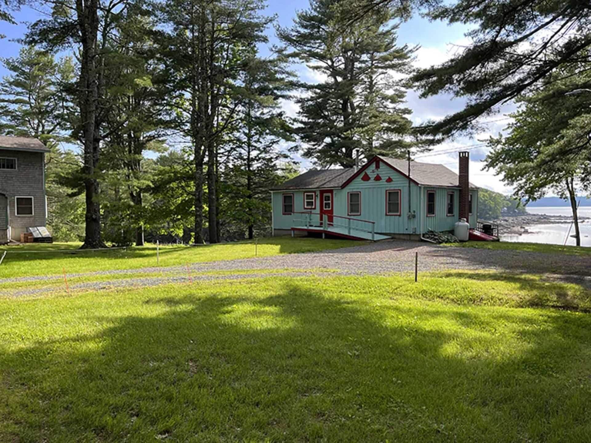 Bayside Road - Cozy cottage overlooking Union River Bay