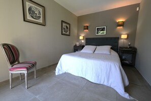 3 bedrooms, desk, iron/ironing board, free WiFi - Vacation rental house with pool AUREILLE LS1-277 (Aureille)
