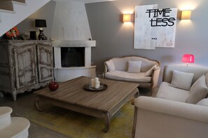 TV, fireplace - Vacation rental house with pool AUREILLE LS1-277 (Aureille)