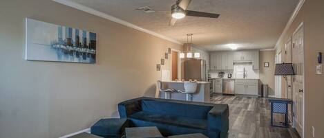 テレビ、書斎 / ワークスペース