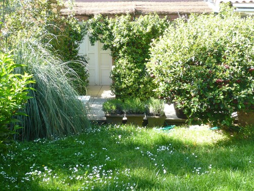 AIX EN PROVENCE. Hermoso apartamento jardín privado en residencia de lujo con piscina