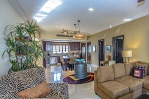 Flat-screen TV, DVD player, stereo - Peace and Serenity! Your home on the beach w/ all you need! (Cabo San Lucas)