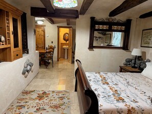 4 Schlafzimmer, Schreibtisch, Reisekinderbett, kostenloses WLAN