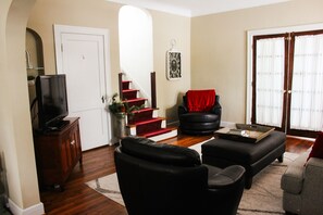 TV - Inn on Third - Whole House (Defiance)