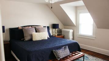 4 habitaciones, tabla de planchar con plancha, wifi y ropa de cama