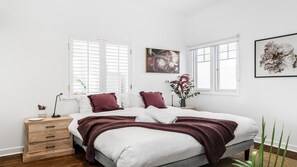 3 bedrooms, iron/ironing board, Internet, bed sheets - Alkira - Boutique cottage - Walk to Clarkes Beach (Byron Bay)