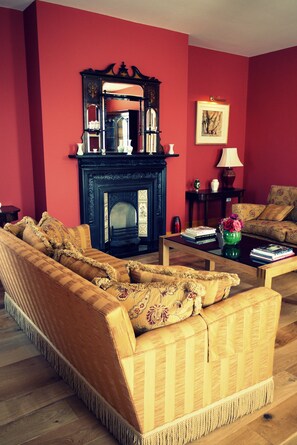 Smart TV, fireplace, video games, DVD player