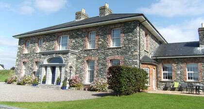 Large Luxury House in Excellent Location. Ideal for families