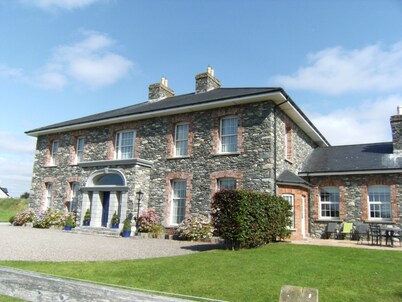 Large Luxury House in Excellent Location. Ideal for families