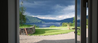 Kaunis lasi-fronted mökki kahdelle, upeat näkymät Loch Tay