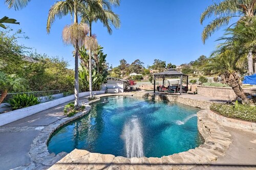 2Bds 1 Baths w/own entrance, outdoor resort lifestyle. Newly Remodeled