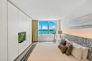 1 Schlafzimmer, Schreibtisch, Bügeleisen/Bügelbrett, Reisekinderbett