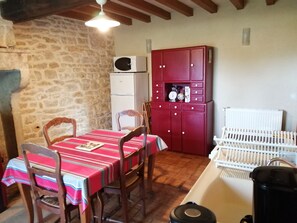 Dining - Gite aux Portes du Morvan, 10 minutes from Vézelay (Nuars)