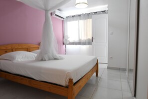 1 chambre, coffres-forts dans les chambres, fer et planche Ă repasser