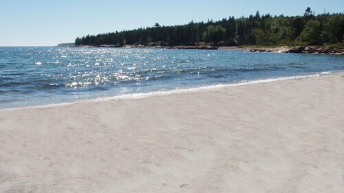 1820-luvun Home on 200 hehtaarin w / Sand Beach 5 minuutin päässä Acadia Nat'l Park Schoodic