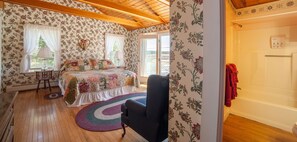7 bedrooms, iron/ironing board, travel cot, free WiFi