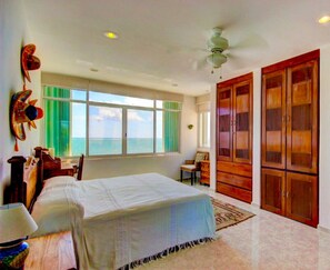 3 chambres, bureau, fer et planche à repasser, accès au Wi-Fi (inclus)