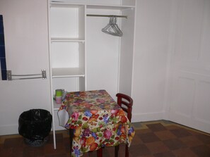 Dining - Nice and comfortable room. (Le Mesnil-Esnard)