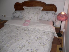 1 bedroom, free WiFi, bed sheets - Nice and comfortable room. (Le Mesnil-Esnard)