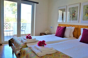10 bedrooms, iron/ironing board, free WiFi, bed sheets