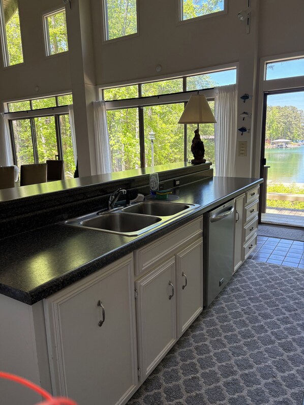 Fridge, microwave, oven, stovetop - Nero's Point Lake Martin  Home (Eclectic)