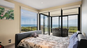 3 slaapkamers, een strijkplank/strijkijzer, reisbedje, internet