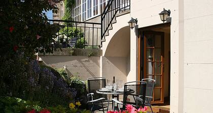 Exklusive Kingsview Wohnung im Gartengeschoss einer wunderschönen viktorianischen Villa